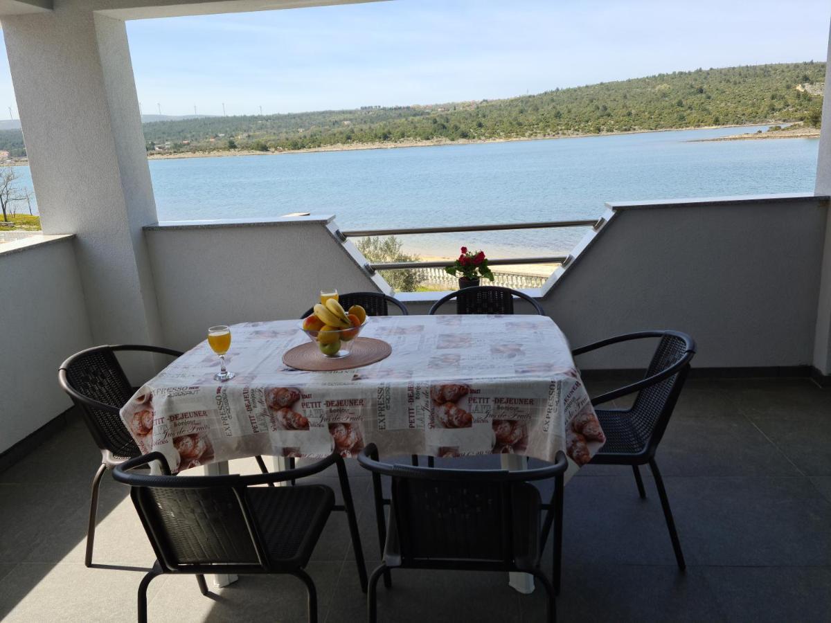 Apartmani Rudi Anić Buitenkant foto