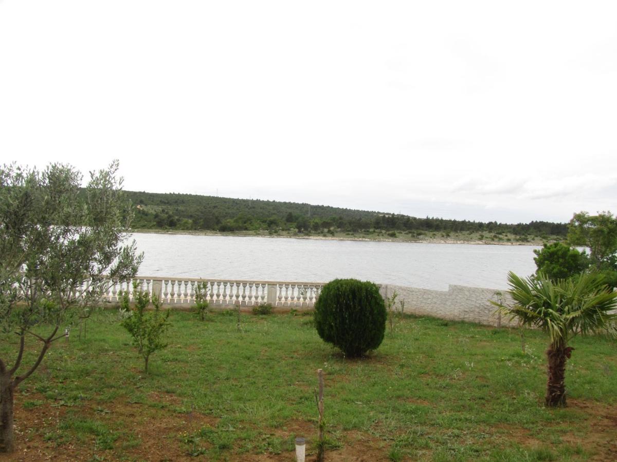Apartmani Rudi Anić Buitenkant foto