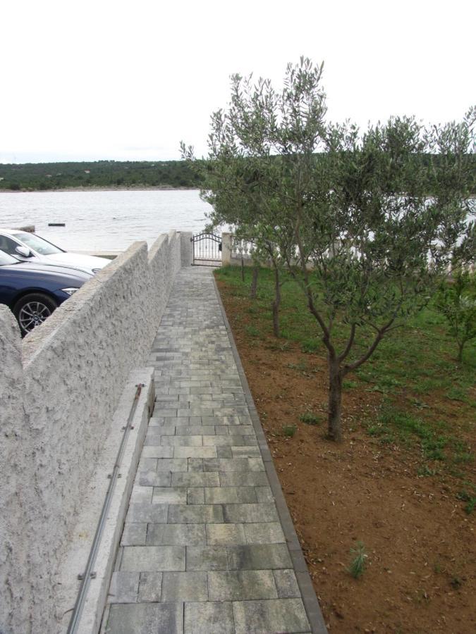 Apartmani Rudi Anić Buitenkant foto