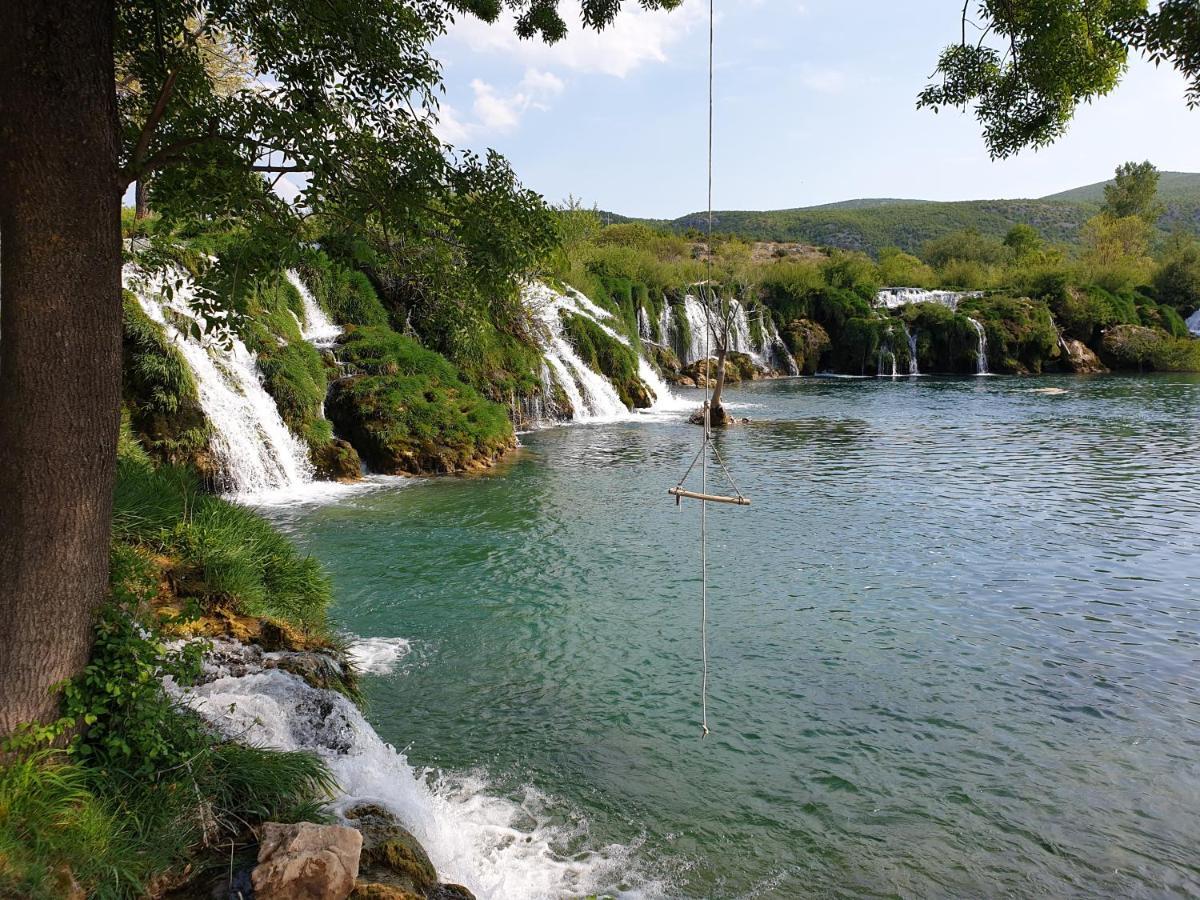 Apartmani Rudi Anić Buitenkant foto